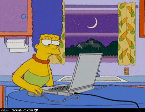 Gif animata Marge Simpson al computer