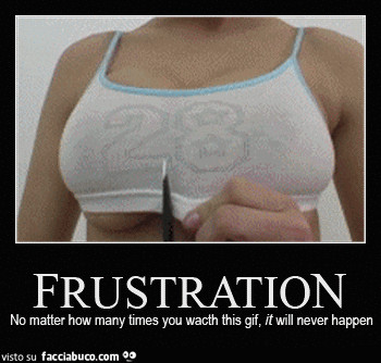 Gif animata si taglia il top con le forbici per mostrare le tette